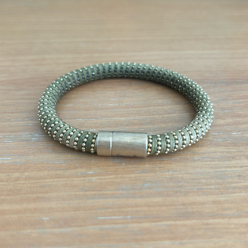 Carolina Bucci bracelet in gold plated with magnetic clasp